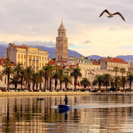 Spacious Center Διαμέρισμα *