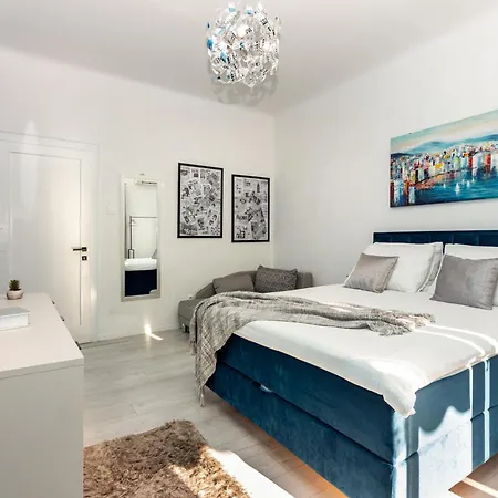 Spacious Center Σπλιτ