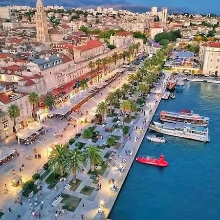 Spacious Center Διαμέρισμα *