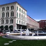 Spacious Center Split