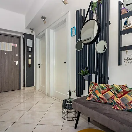 아파트 Spacious Center