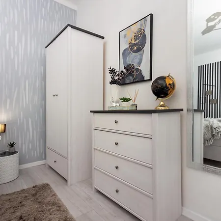 Spacious Center 公寓 *