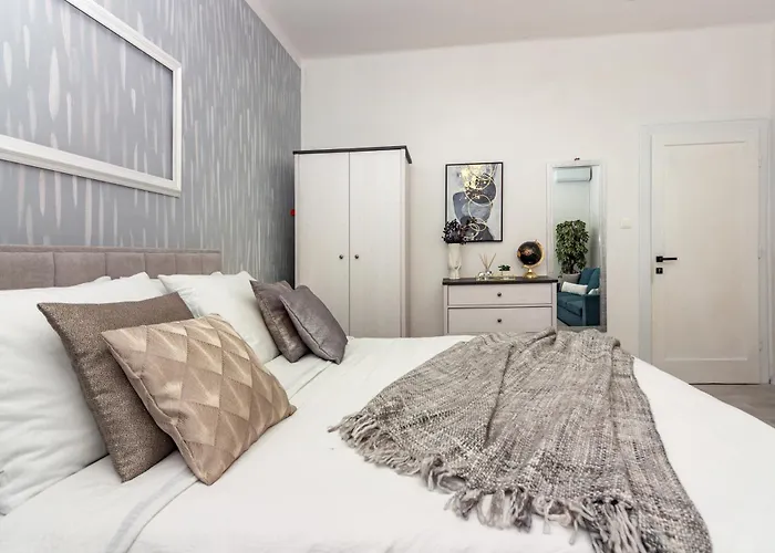 Апартаменты Spacious Center