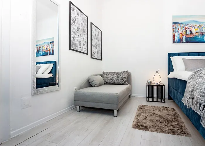 Spacious Center Apartment