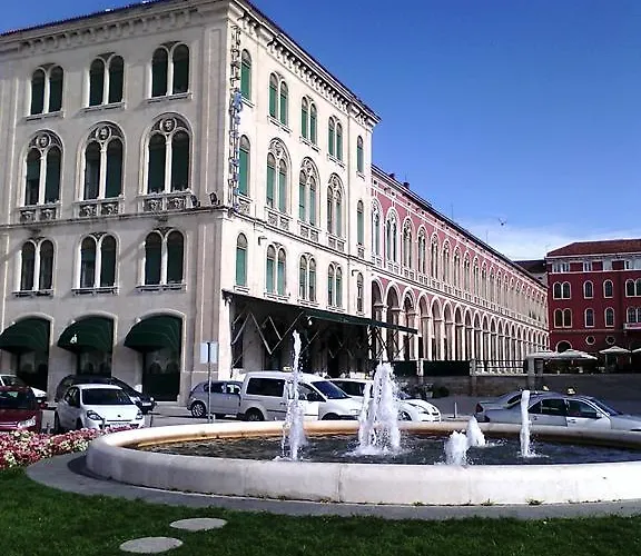 Spacious Center Сплит