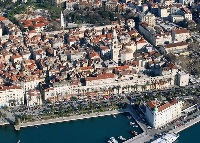 Апартаменты Spacious Center Сплит