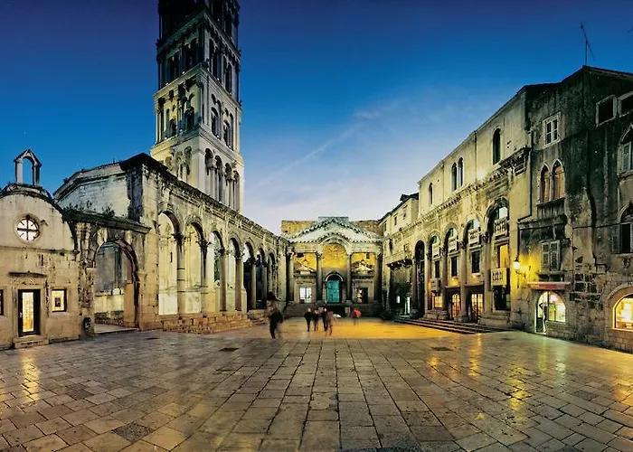 Spacious Center Split