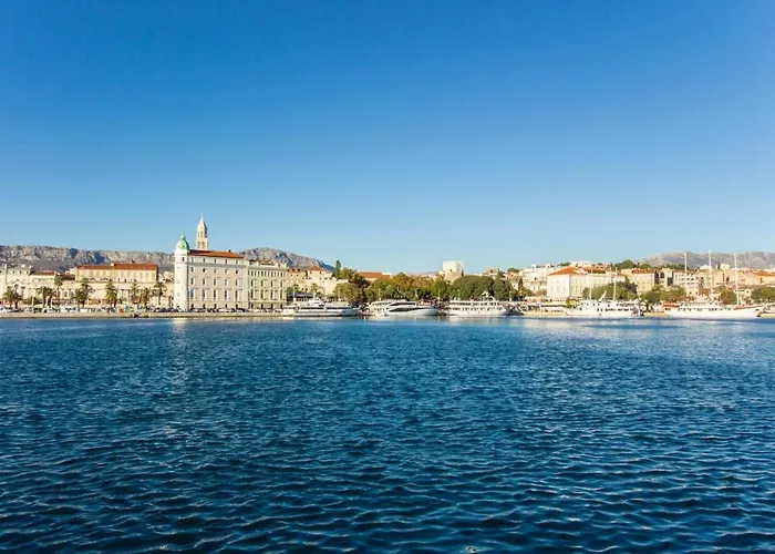 Апартаменты Spacious Center Сплит